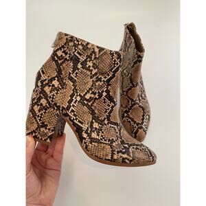 Steve Madden Size 7.5 Julianne Booties Heels Snakeskin Pointed Toes